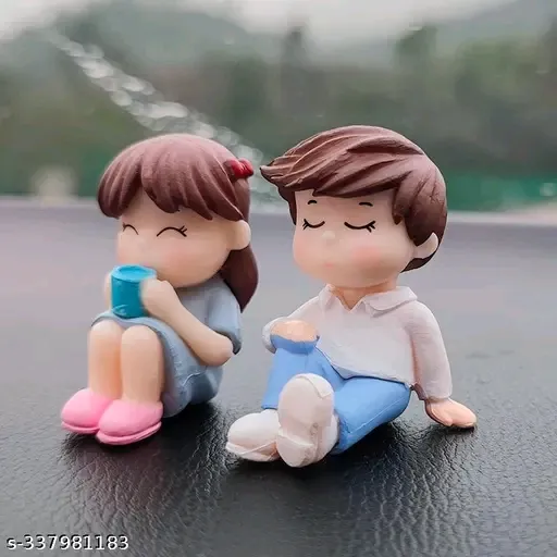 Car Cute Couple Showpiece